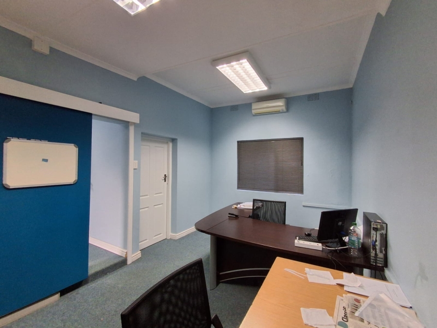 To Let Commercial Property for Rent in Baysville Eastern Cape